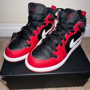 Nike Air Jordan Pre-School Kids Mid Black /Gym Red -size 13.5